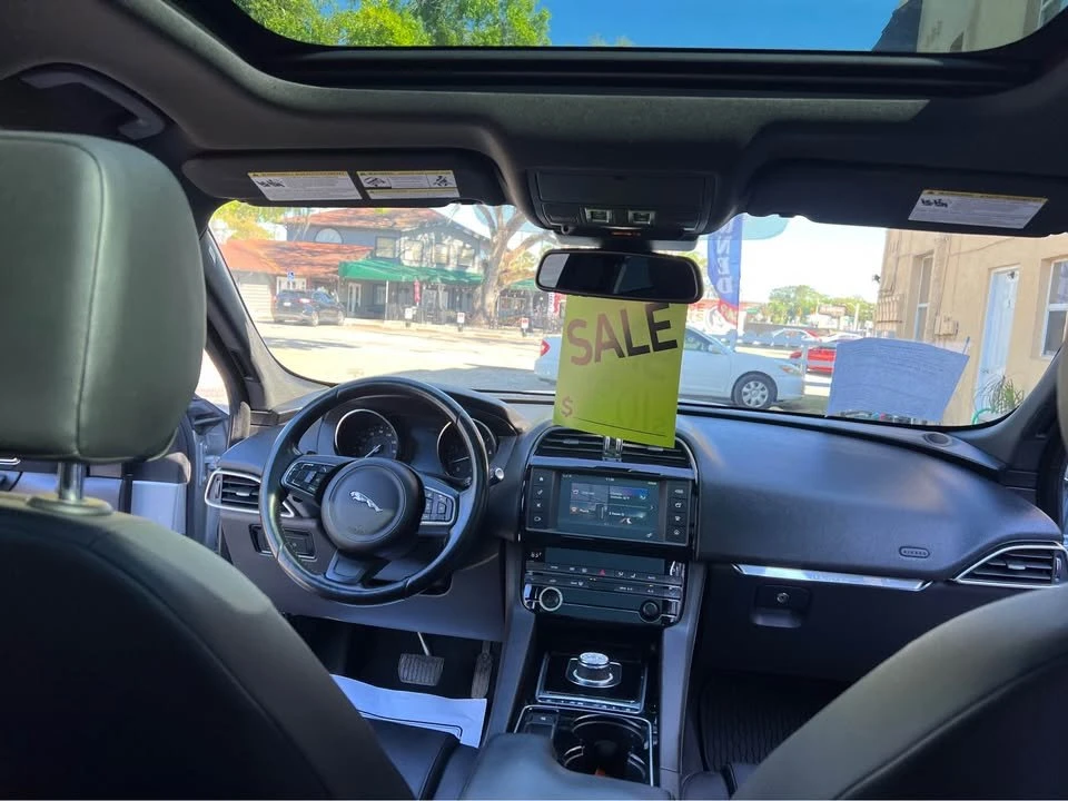 2017 Jaguar F-Pace - Image 14 of 18