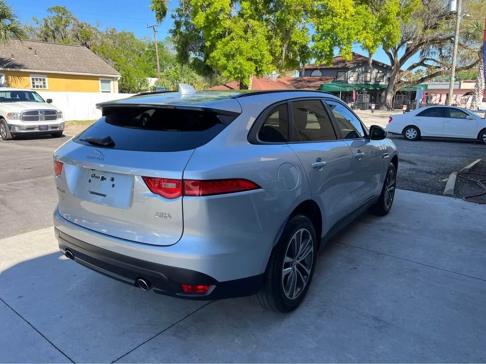 2017 Jaguar F-Pace - Image 7 of 18