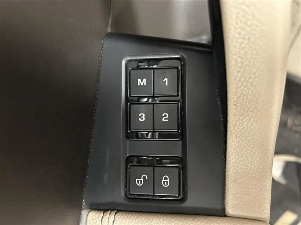 2017 Jaguar F-Pace - Image 14 of 19