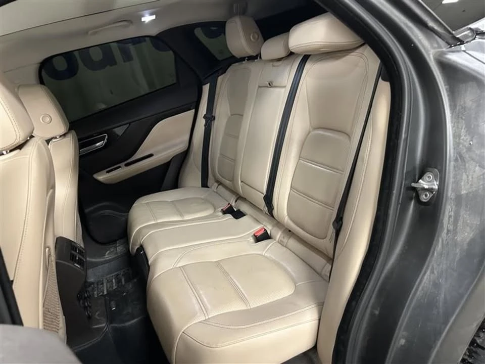 2017 Jaguar F-Pace - Image 11 of 19