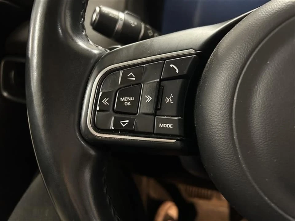 2017 Jaguar F-Pace - Image 17 of 19