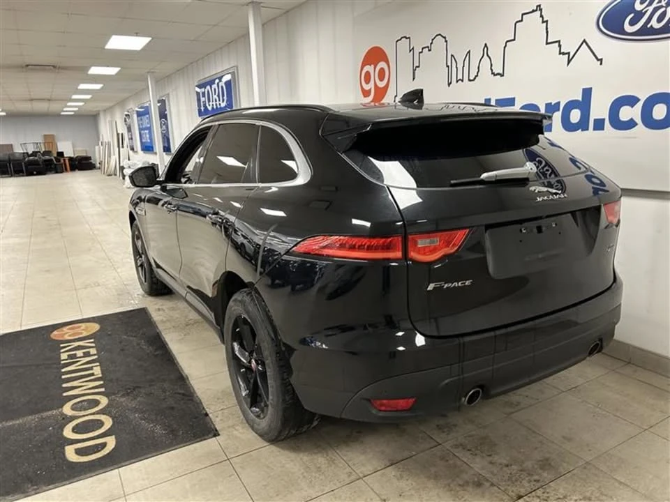 2017 Jaguar F-Pace - Image 4 of 19