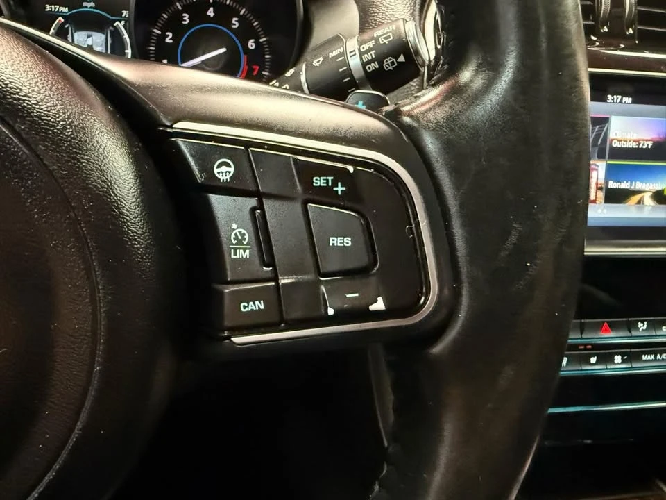 2017 Jaguar F-Pace - Image 14 of 20