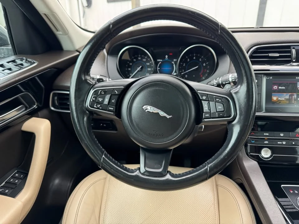 2017 Jaguar F-Pace - Image 9 of 20