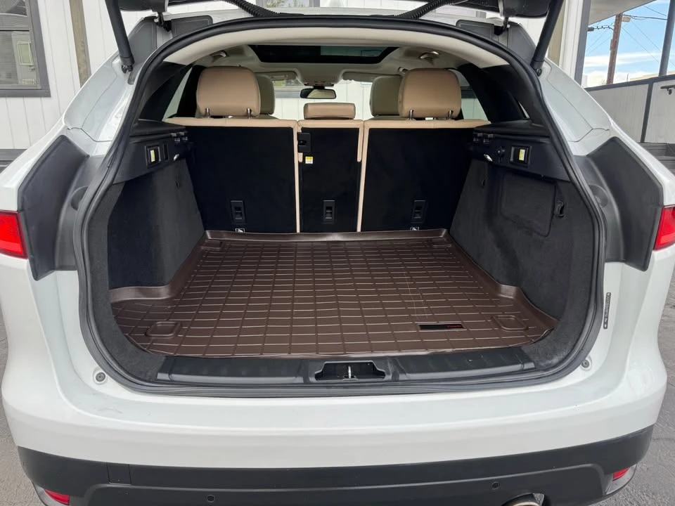 2017 Jaguar F-Pace - Image 18 of 20