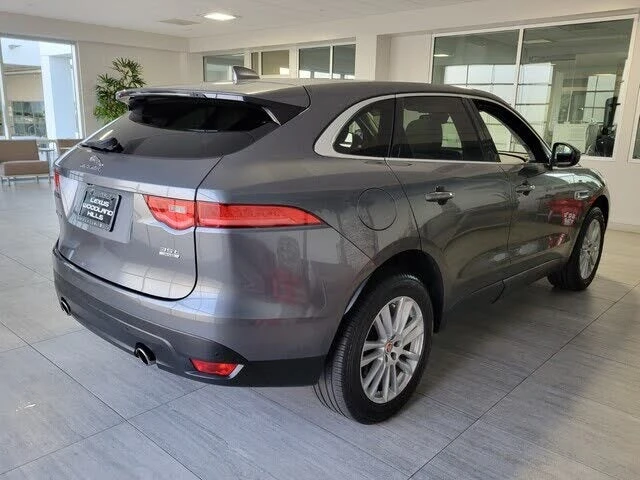 2017 Jaguar F-Pace - Image 6 of 19