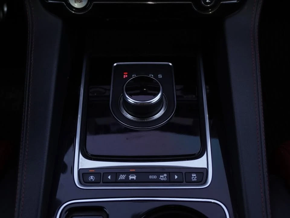 2017 Jaguar F-Pace - Image 19 of 20