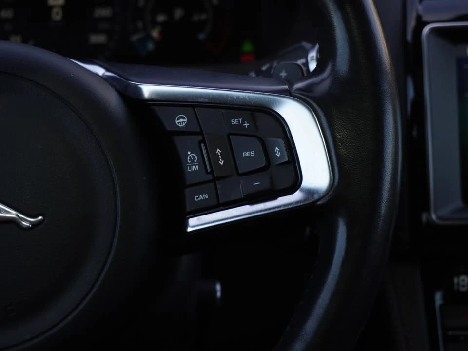 2017 Jaguar F-Pace - Image 13 of 20