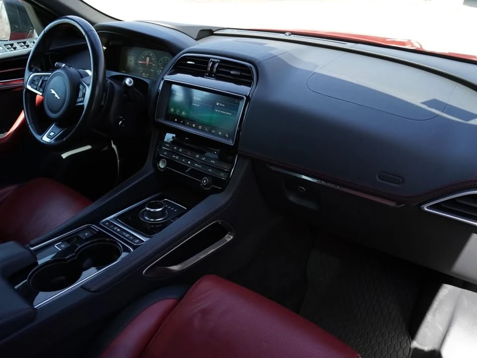 2017 Jaguar F-Pace - Image 15 of 20