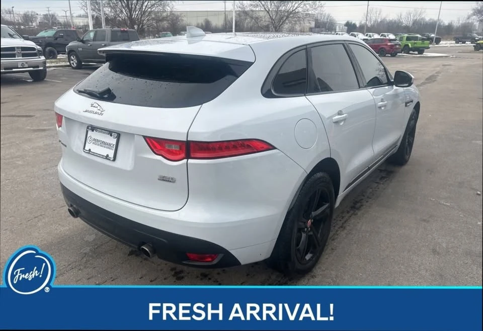 2017 Jaguar F-Pace - Image 2 of 9