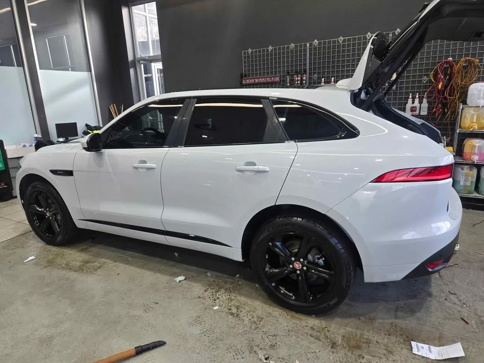 2017 Jaguar F-Pace - Image 7 of 9
