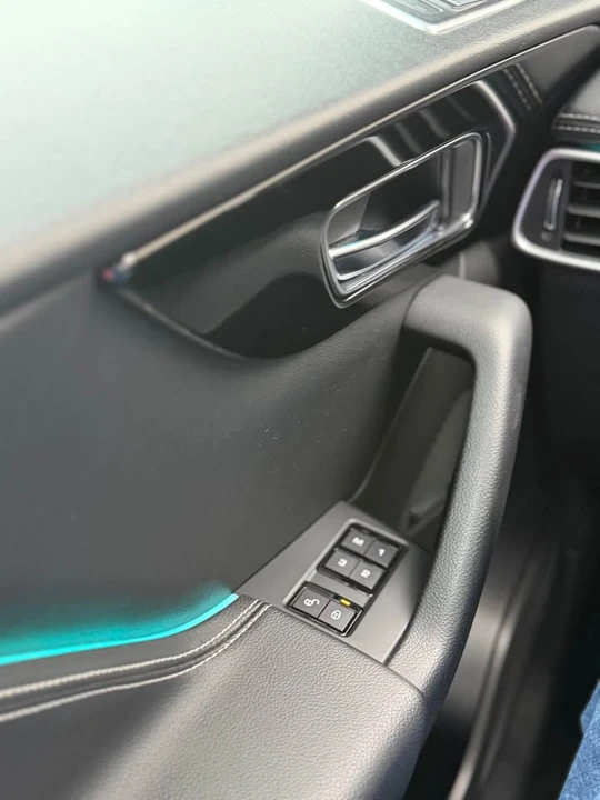 2017 Jaguar F-Pace - Image 14 of 21