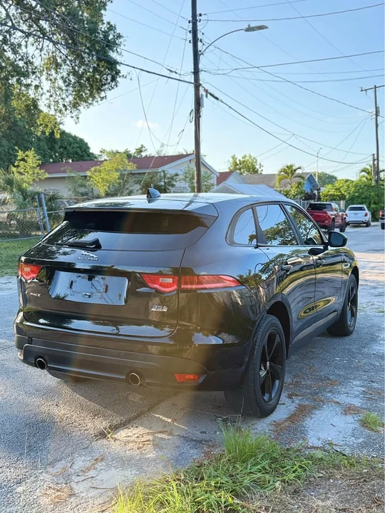 2017 Jaguar F-Pace - Image 4 of 8