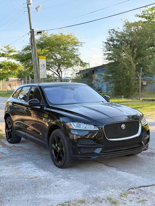 2017 Jaguar F-Pace - Image 5 of 8