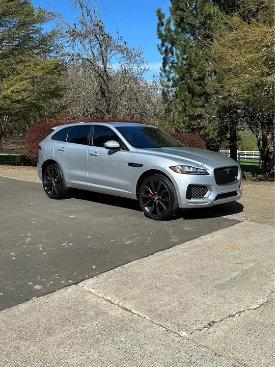 2017 Jaguar F-Pace - Image 6 of 17