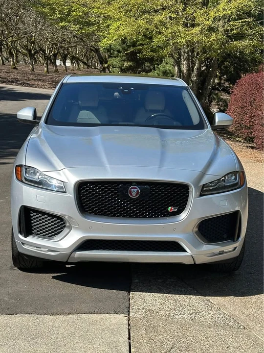 2017 Jaguar F-Pace - Image 5 of 17