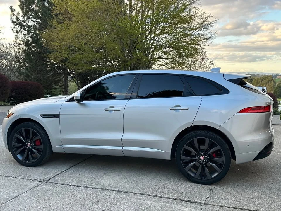 2017 Jaguar F-Pace - Image 2 of 17