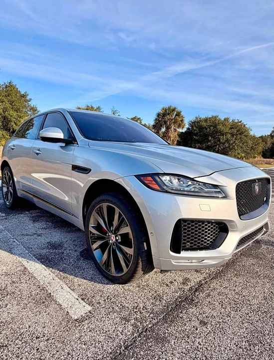 2017 Jaguar F-Pace - Image 5 of 16