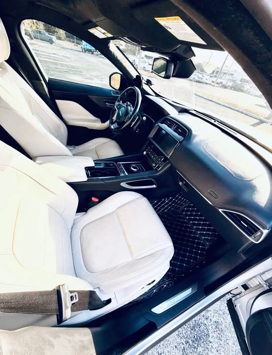 2017 Jaguar F-Pace - Image 12 of 16