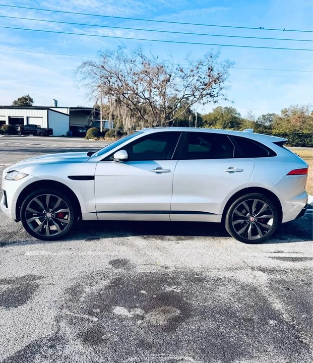2017 Jaguar F-Pace - Image 3 of 16