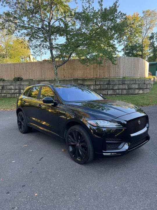 2017 Jaguar F-Pace - Image 3 of 10