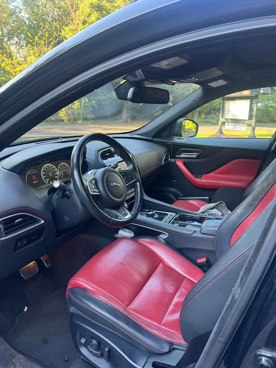 2017 Jaguar F-Pace - Image 7 of 13