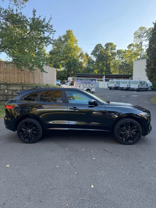 2017 Jaguar F-Pace - Image 4 of 14