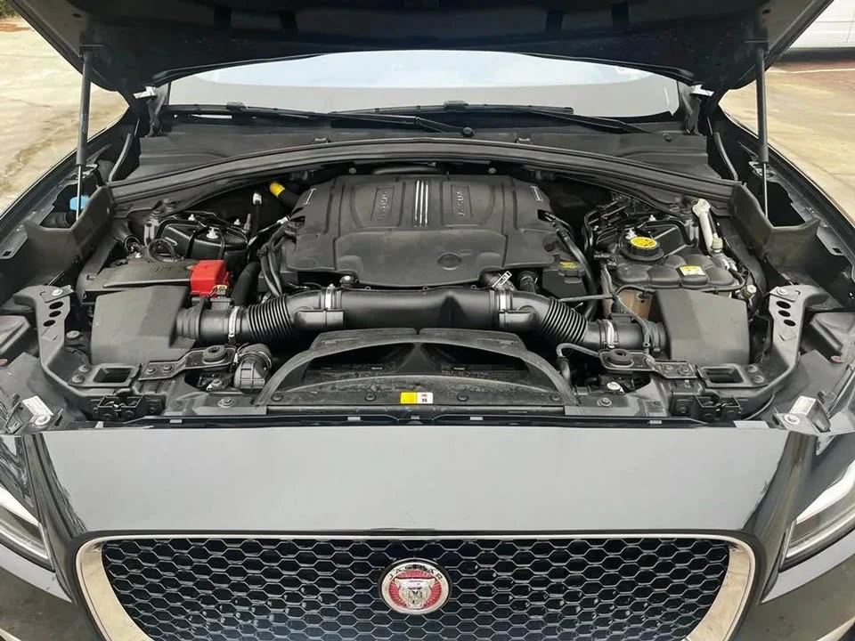 2017 Jaguar F-Pace - Image 14 of 15