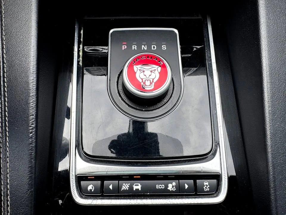 2017 Jaguar F-Pace - Image 13 of 20