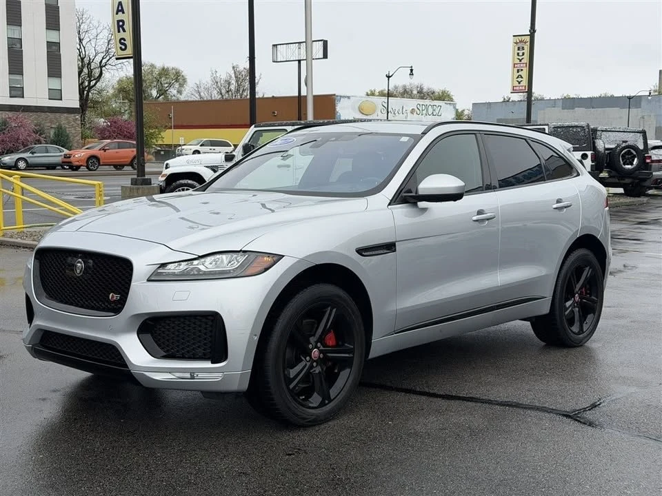 2017 Jaguar F-Pace - Image 2 of 14