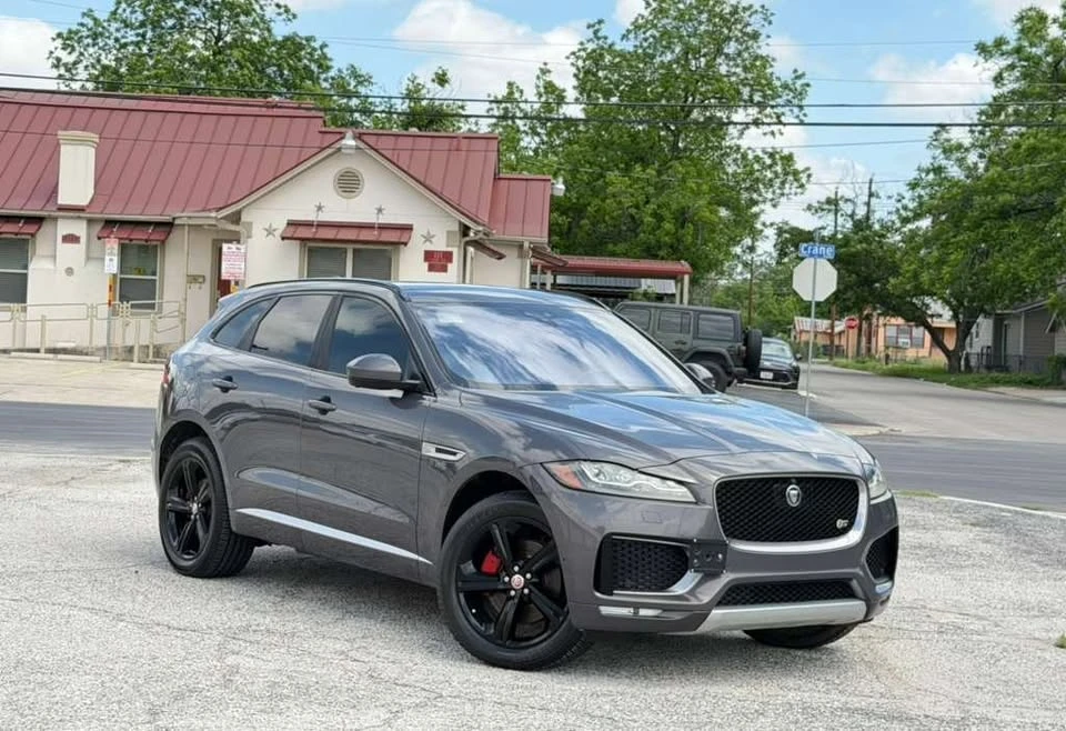 2017 Jaguar F-Pace - Image 2 of 16