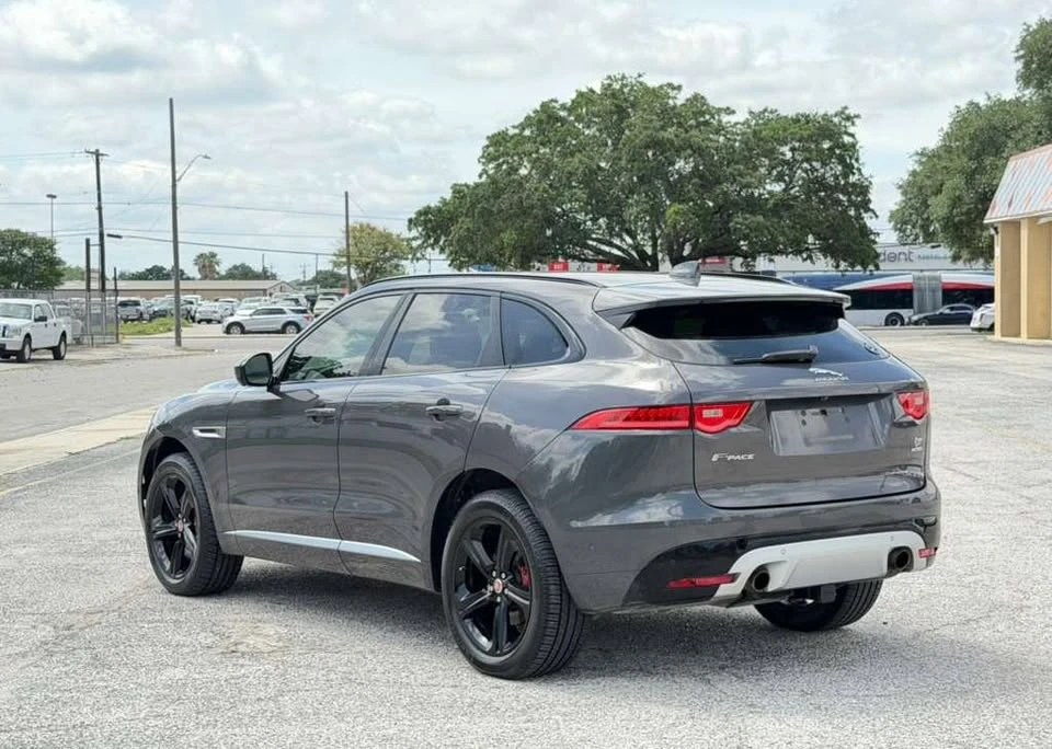 2017 Jaguar F-Pace - Image 6 of 15