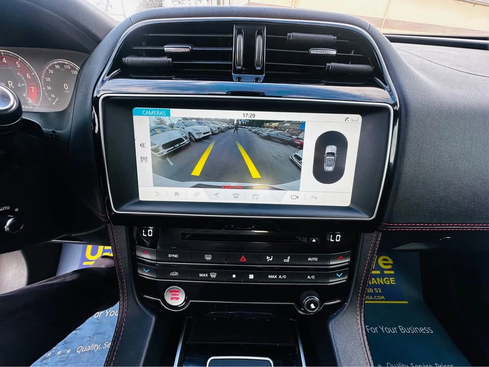 2017 Jaguar F-Pace - Image 18 of 20