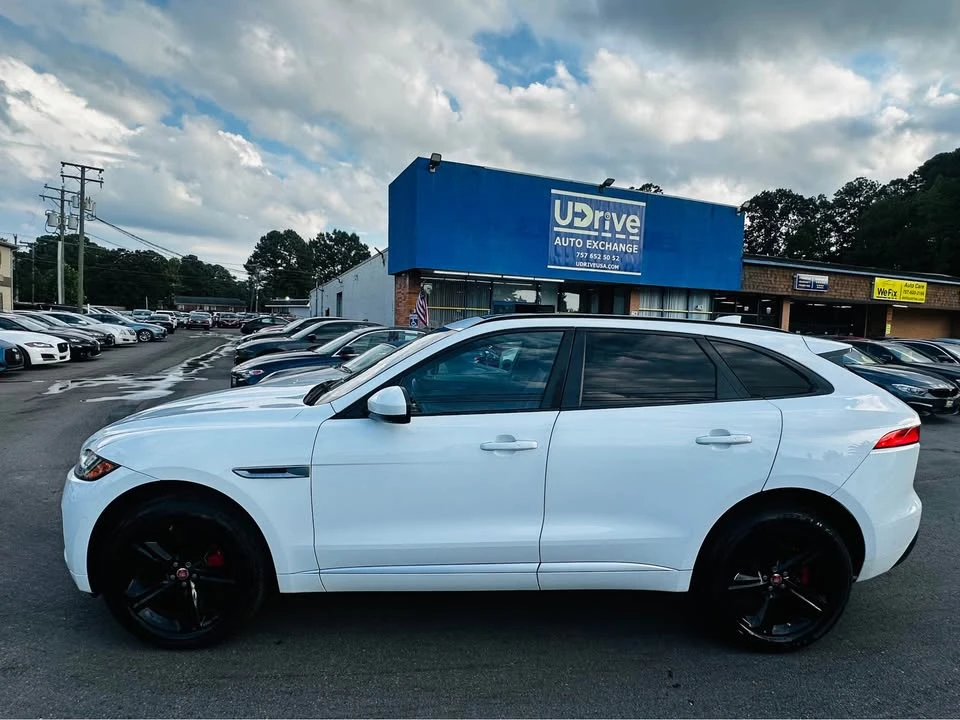 2017 Jaguar F-Pace - Image 4 of 20