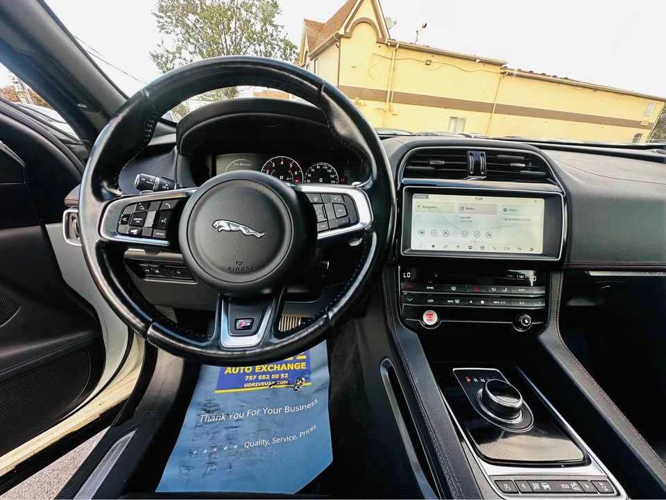 2017 Jaguar F-Pace - Image 16 of 20