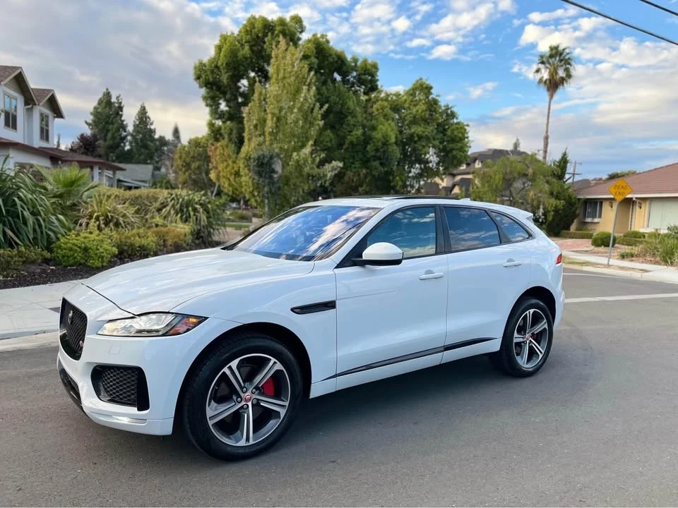 2017 Jaguar F-Pace - Image 4 of 18
