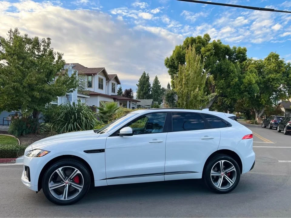 2017 Jaguar F-Pace - Image 8 of 18