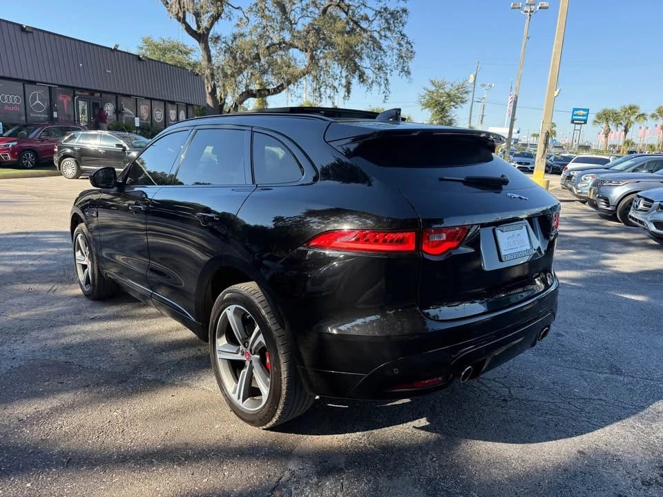 2017 Jaguar F-Pace - Image 3 of 11