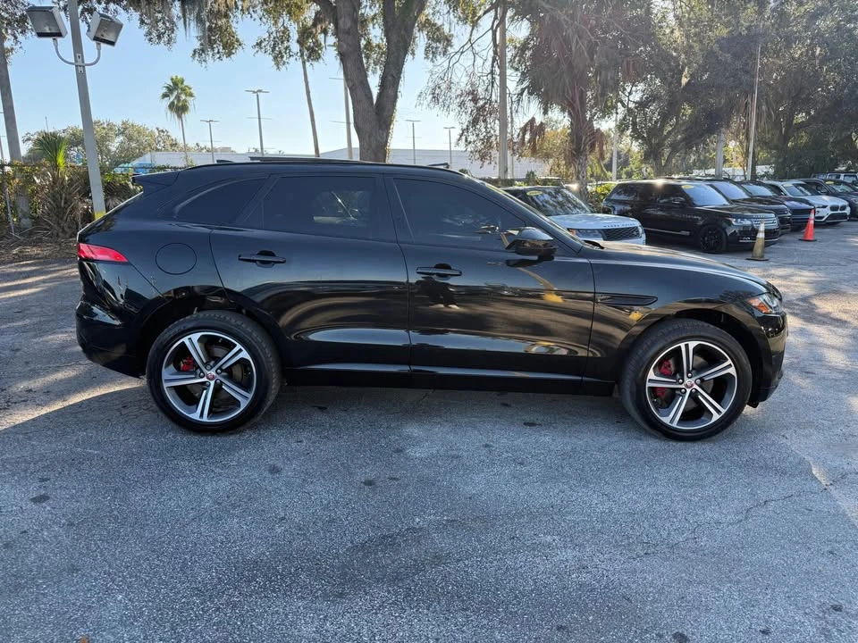 2017 Jaguar F-Pace - Image 6 of 11