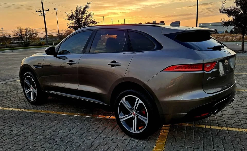 2017 Jaguar F-Pace - Image 4 of 19