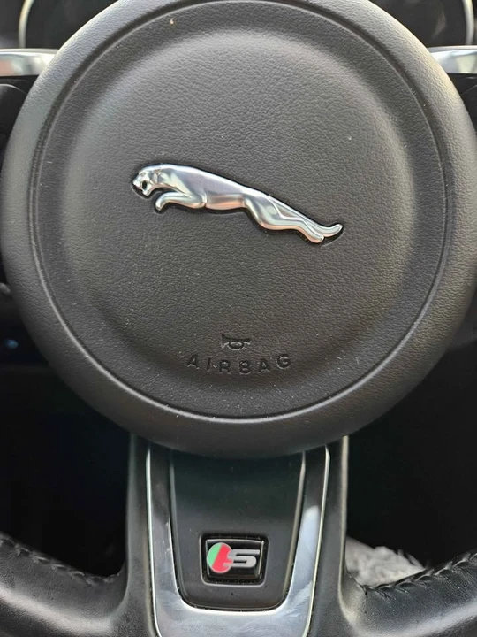 2017 Jaguar F-Pace - Image 18 of 19