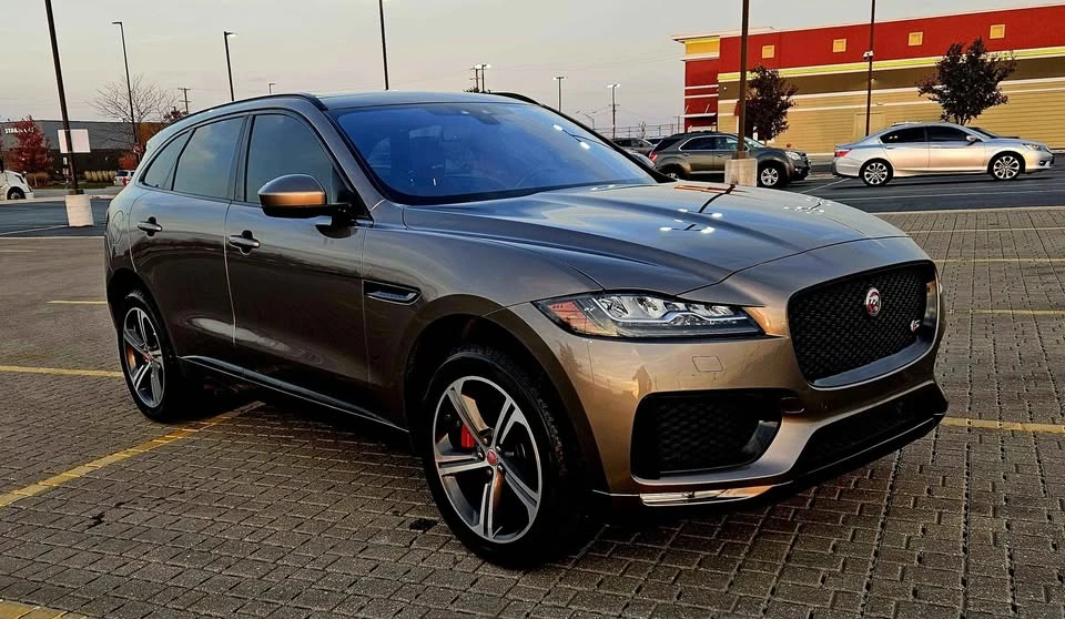 2017 Jaguar F-Pace - Image 11 of 19