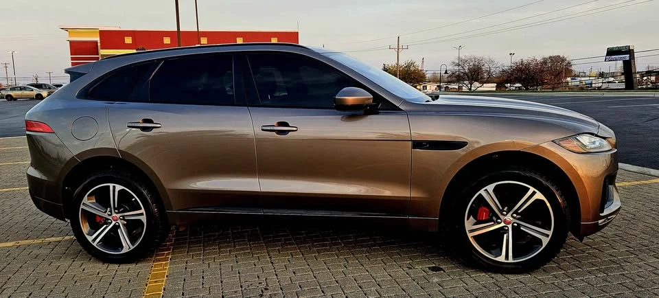2017 Jaguar F-Pace - Image 13 of 19