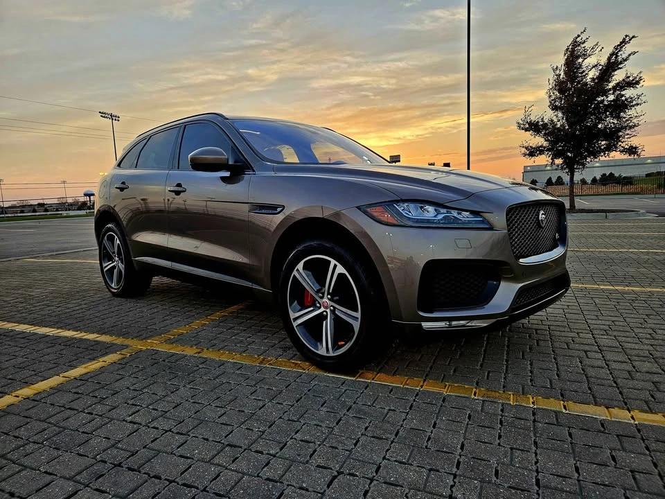 2017 Jaguar F-Pace - Image 15 of 19