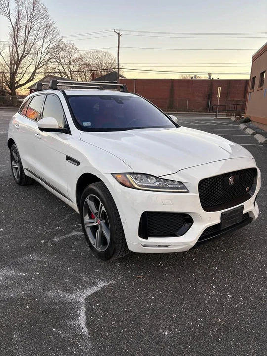 2017 Jaguar F-Pace - Image 16 of 17