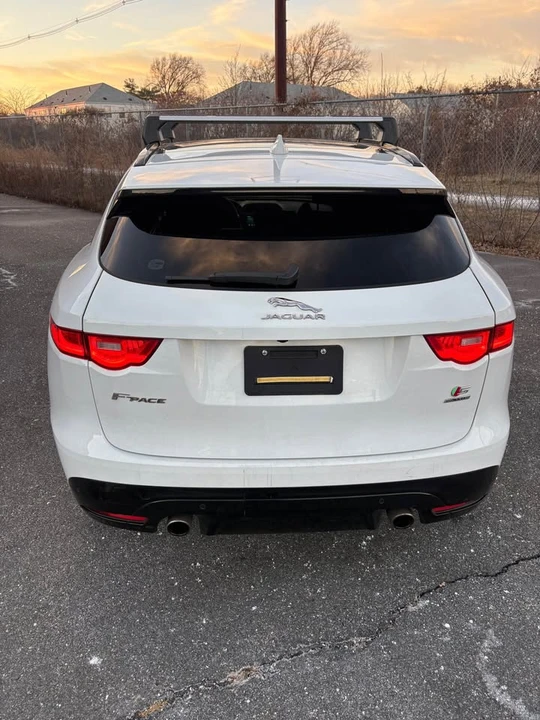 2017 Jaguar F-Pace - Image 6 of 17