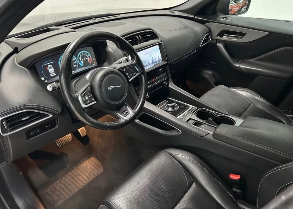 2017 Jaguar F-Pace - Image 14 of 16
