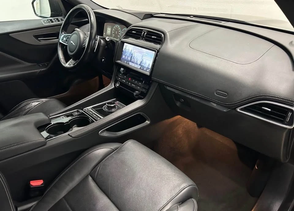 2017 Jaguar F-Pace - Image 13 of 16