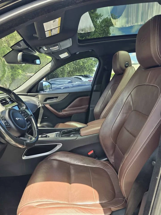 2017 Jaguar F-Pace - Image 7 of 9