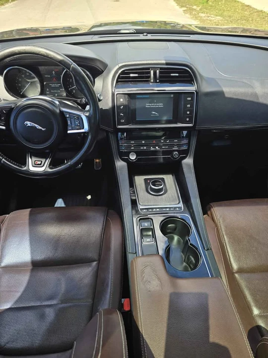 2017 Jaguar F-Pace - Image 6 of 9